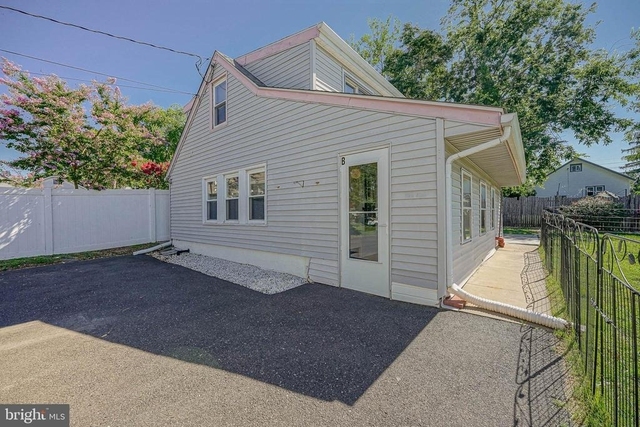 136 N Read Avenue - Photo 1
