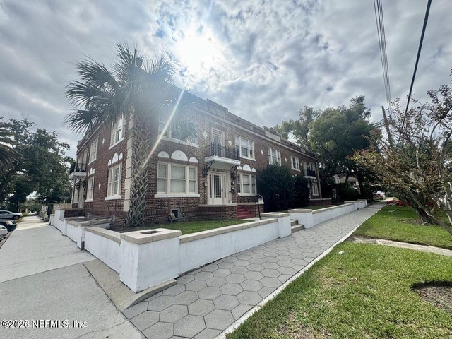 2504 Park Street - Photo 1