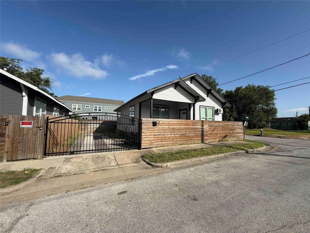 2400 Burkett Street - Photo 1