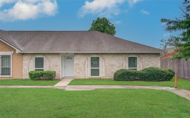 15448 Chipman Lane - Photo 1