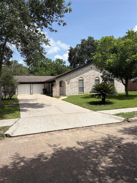 1402 Bellaire Boulevard - Photo 1