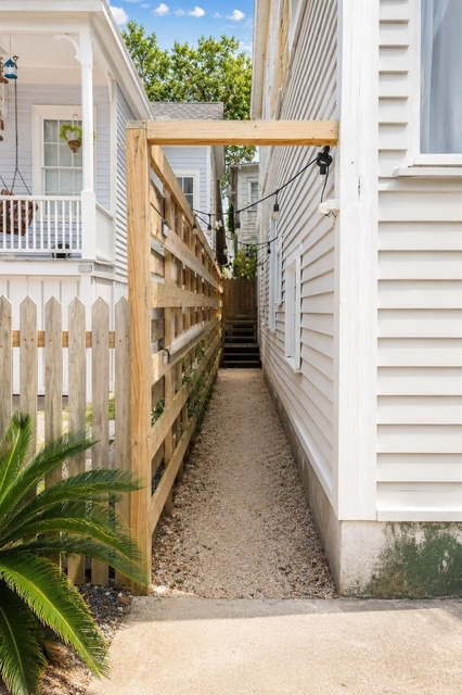 2627 Ave K - Photo 1