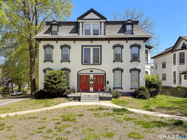 221 Broadway - Photo 1