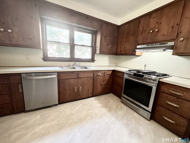 23 Quintard Avenue - Photo 1