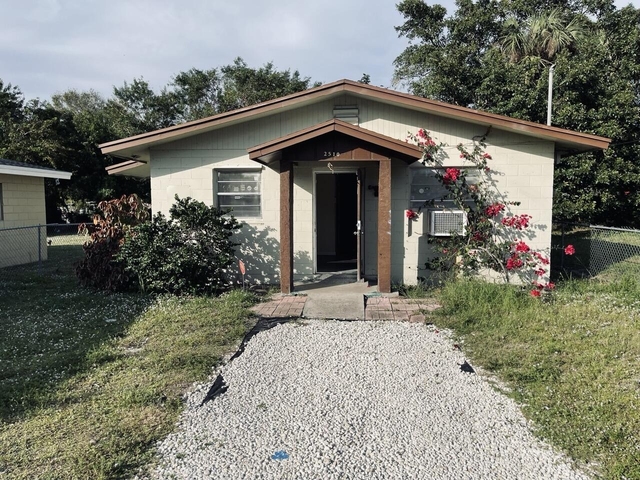 2510 Avenue I - Photo 1