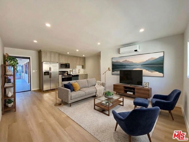 3207 W 3rd Street - Photo 1