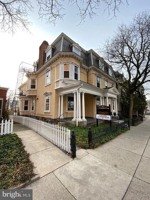 50 Court Street E - Photo 1