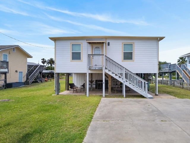 16618 Bermuda Way - Photo 1