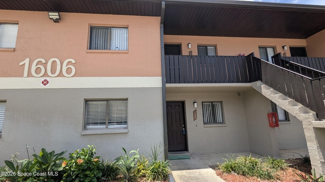 1606 University Lane - Photo 1