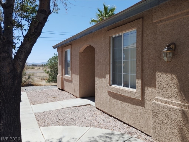 1420 E Pocahontas Avenue - Photo 1
