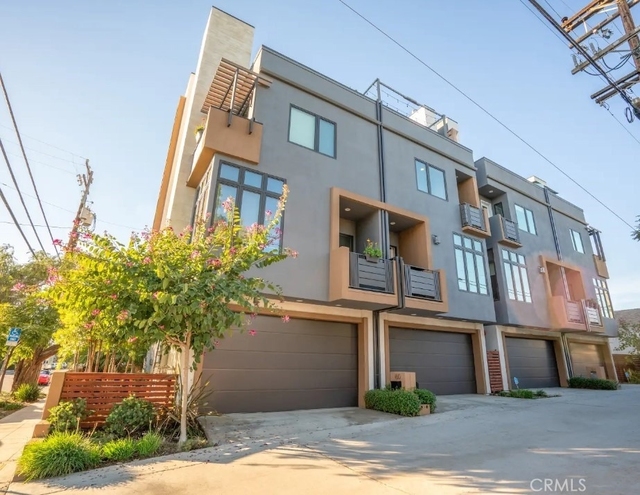 162 W Robinson - Photo 1