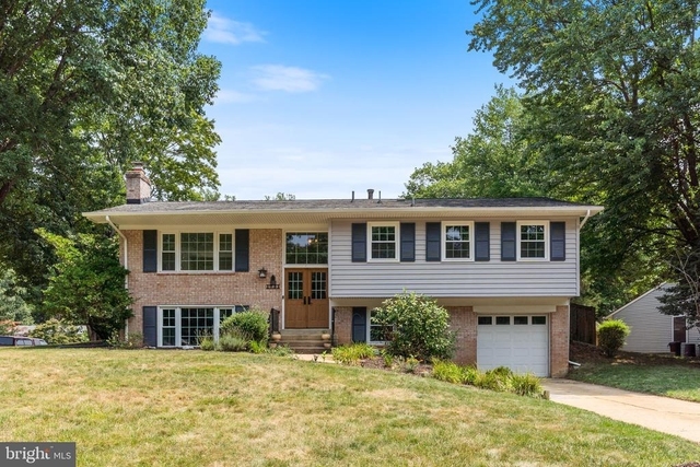 1731 Tamerisk Court - Photo 1