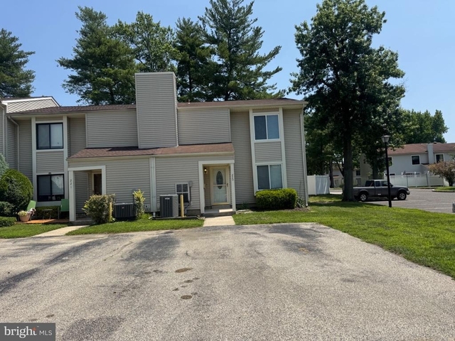 220 Deerpark Court - Photo 1