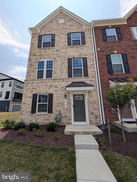 16141 Meadow Glenn Dr - Photo 1