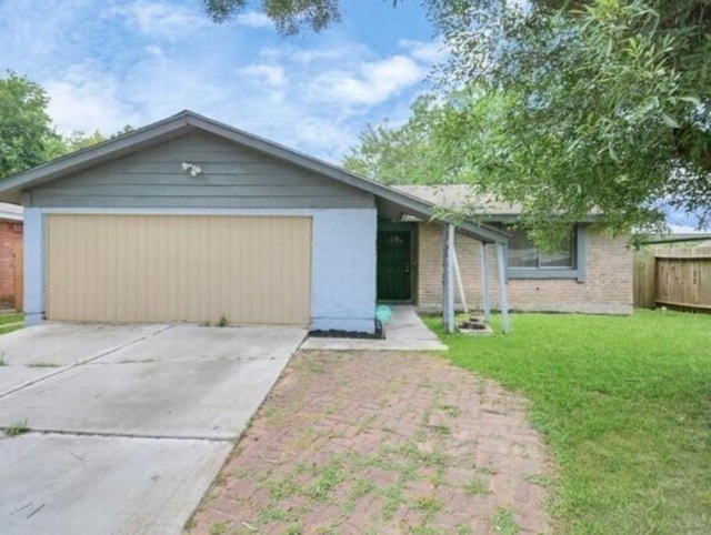 4803 Beechaven Street - Photo 1