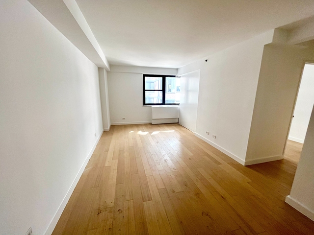 222 East 39th Street - Photo 1