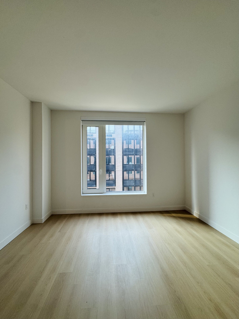 18 India Street - Photo 1