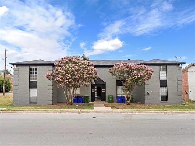 1605 Mary K Lane - Photo 1
