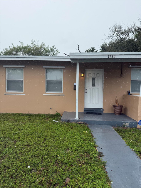 1139 Nw 9th Avenue - Photo 1