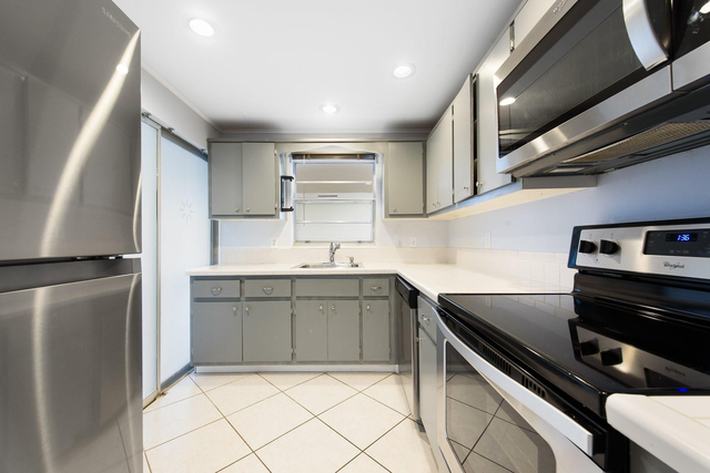 1340 Ne 28th Avenue - Photo 1
