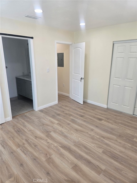 929 E Barbara - Photo 1