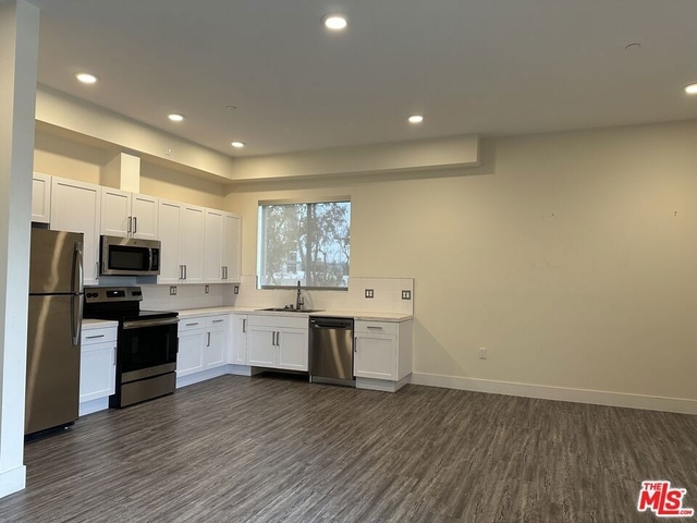 11115 Mccormick Street - Photo 1