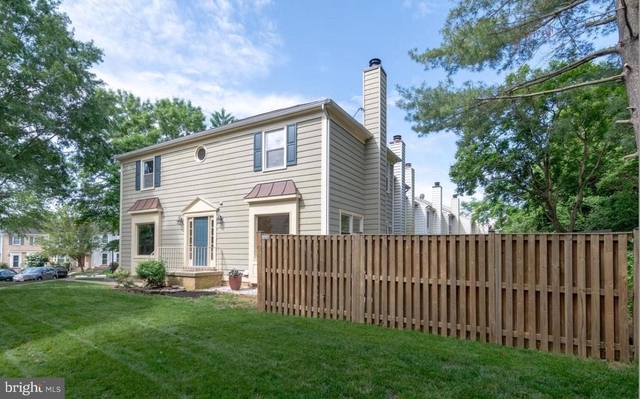 6120 Old Brentford Court - Photo 1
