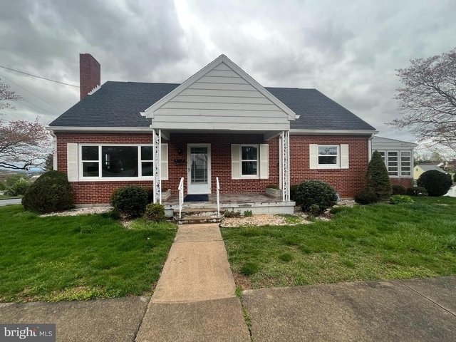 300 Harrison Avenue - Photo 1