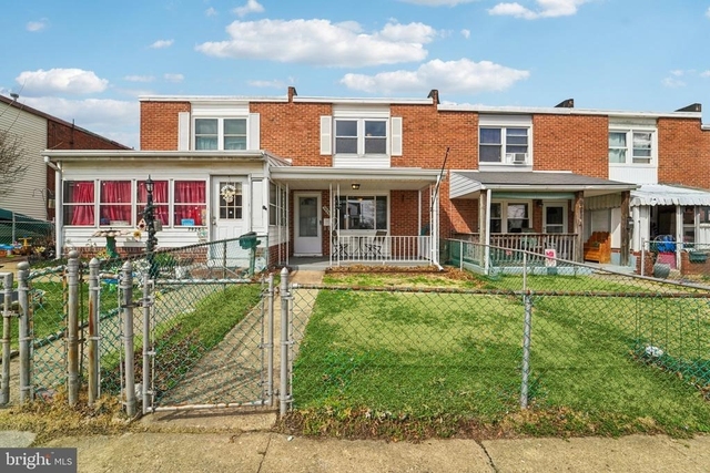 7926 Bank Street - Photo 1