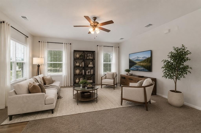 133 Everglades Dr - Photo 1