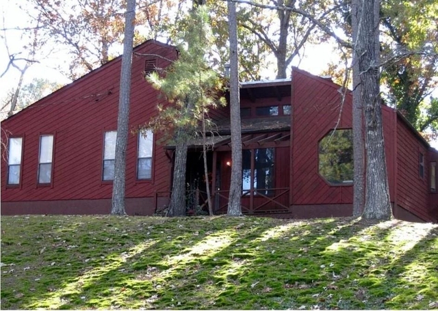 257 Castleair Drive Ne - Photo 1