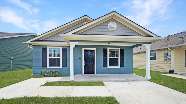 7406 Blue Jay Drive - Photo 1