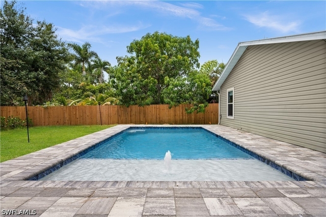 866 N 101 Avenue - Photo 1
