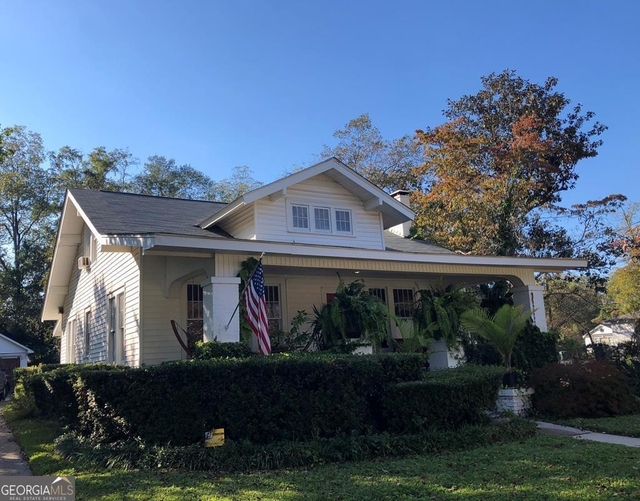 218 West Drive - Photo 1