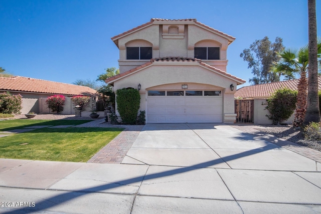 2911 E Windmere Drive - Photo 1