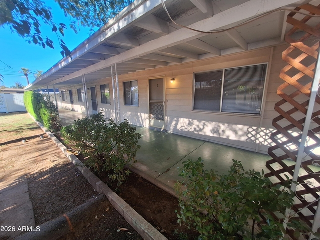 36 W Pasadena Avenue - Photo 1