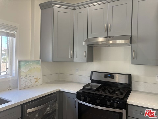 915 S Grand View Street - Photo 1