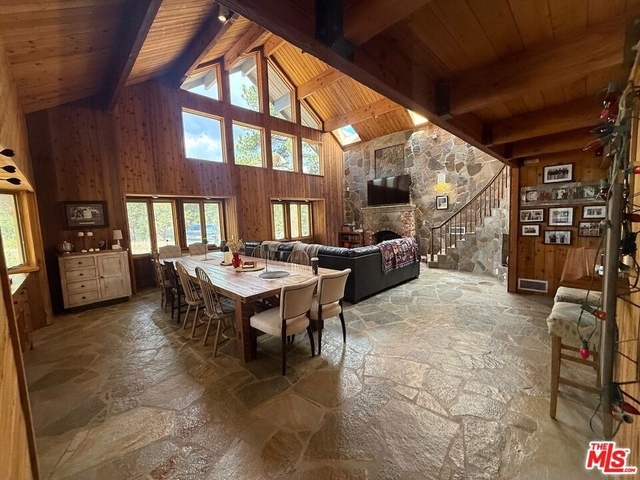 1196 Willow Lane - Photo 1