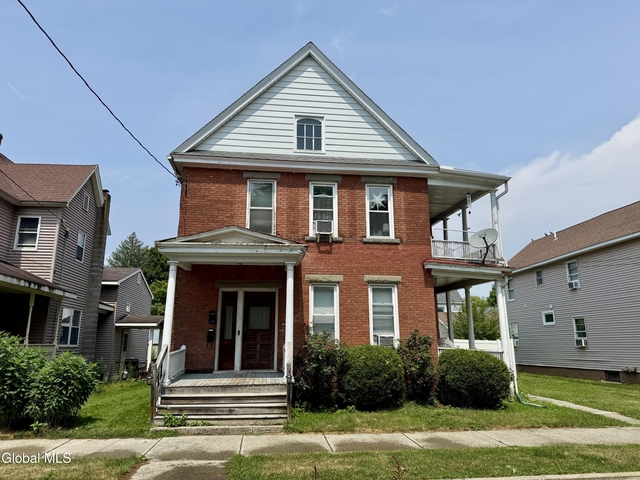 606 Broadway - Photo 1