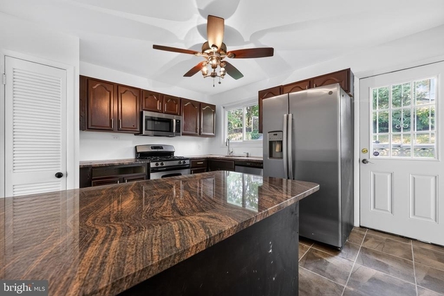 1700 Jarvis Avenue - Photo 1