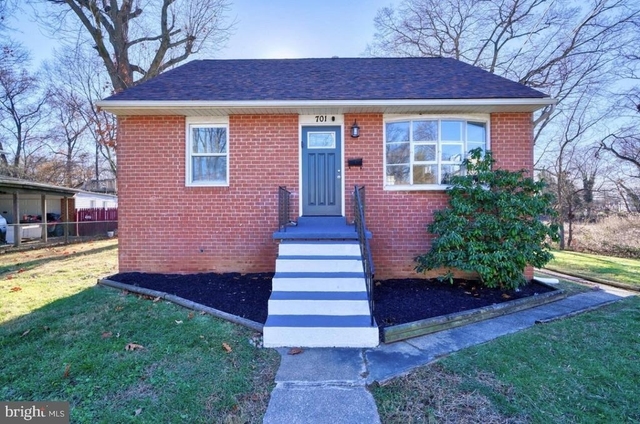701 Platinum Avenue - Photo 1