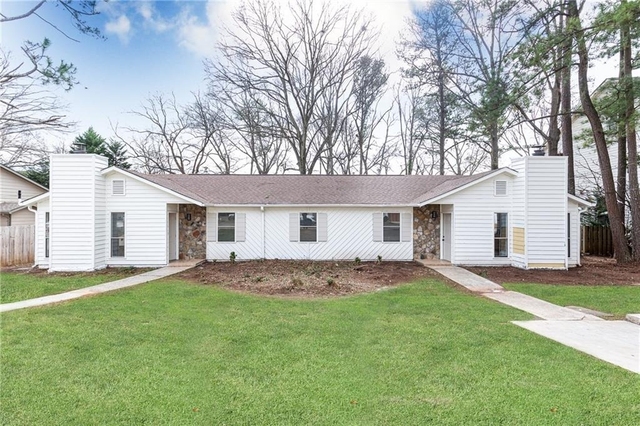 1604 Walker Street Se - Photo 1