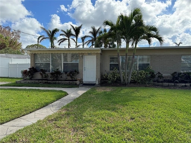 301 Colonia Lane W - Photo 1