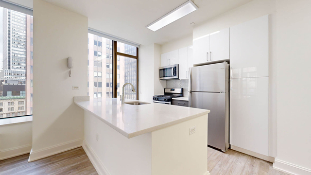 10 Hanover Square - Photo 1