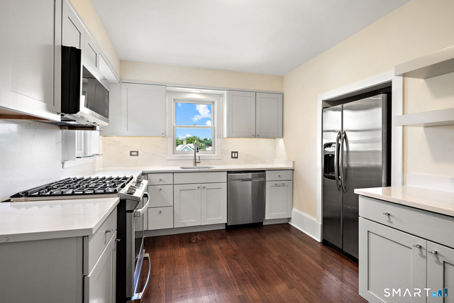 106 Henry Street - Photo 1