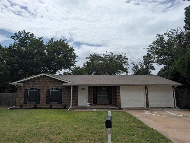 633 Christie Court - Photo 1