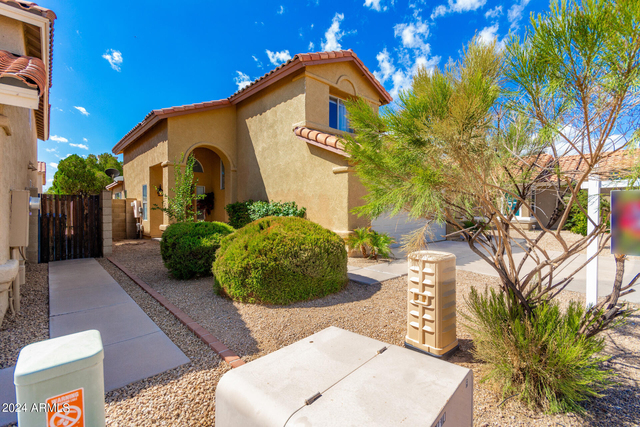 3223 E Poinsettia Drive - Photo 1