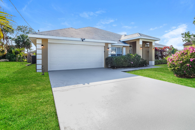 3668 Sw Ballweg Street - Photo 1
