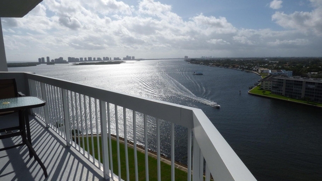 115 Lakeshore Drive - Photo 1