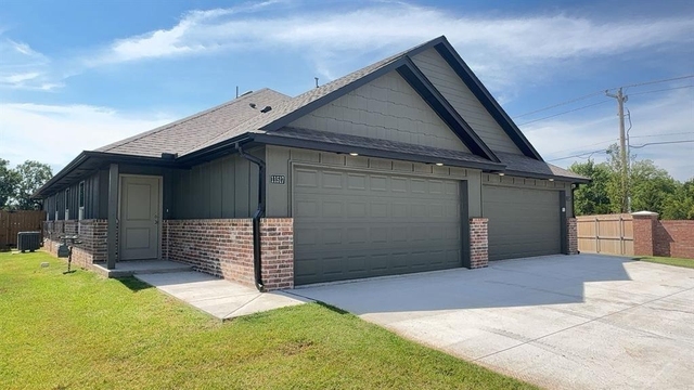 11517 University Drive - Photo 1